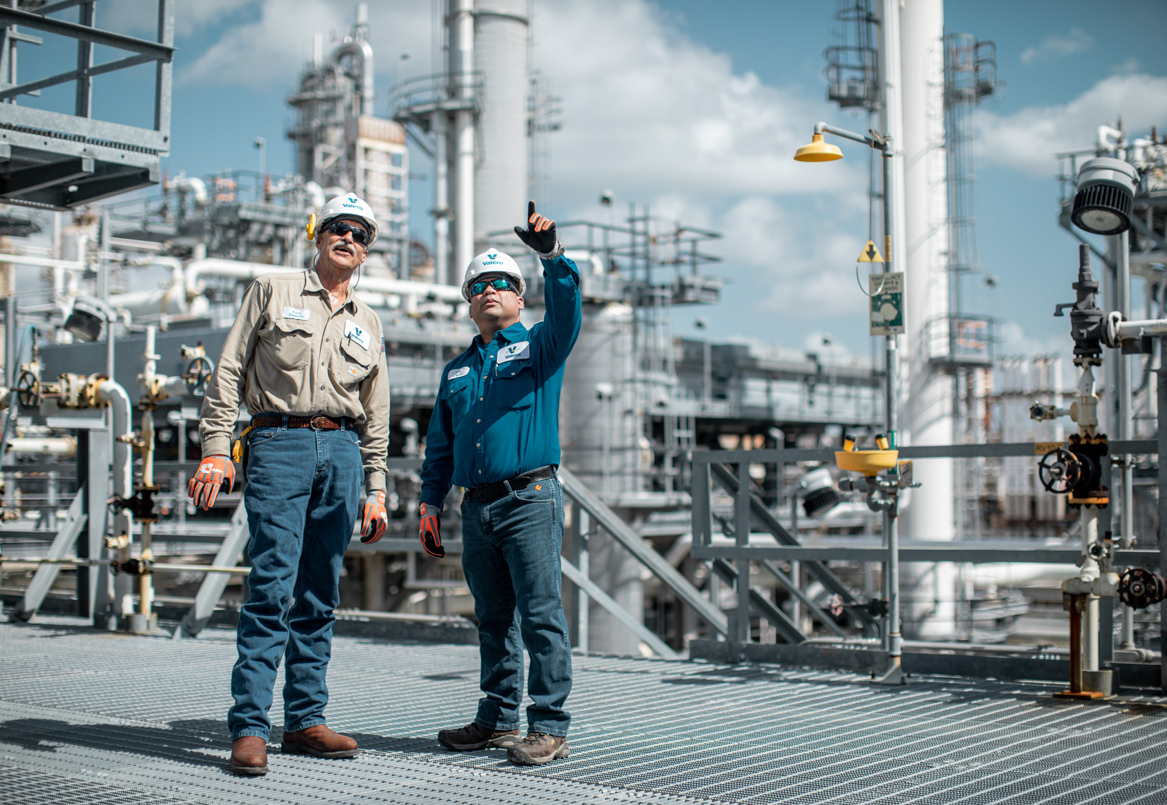 Photo of Valero Oil and Gas Employees by Jason Risner Industrial Photography 