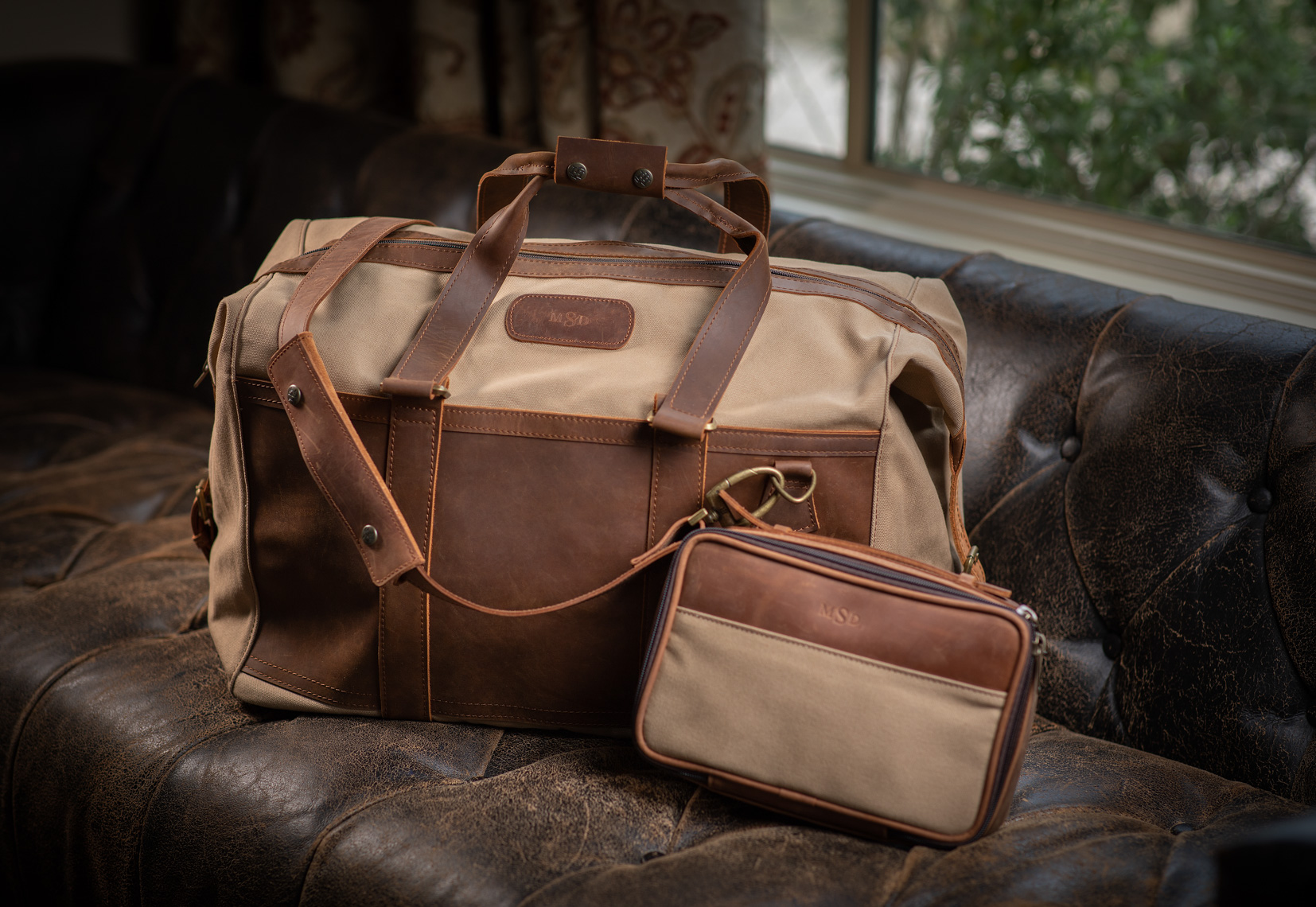 jon-hart-brown-leather-duffel-small-case-product-jason-risner-photography